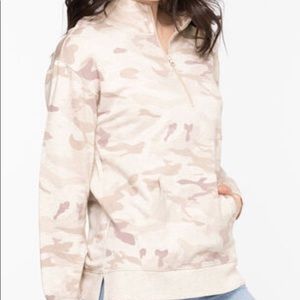 NWT Ricki’s HALF ZIP PULLOVER SWEATSHIRT Camo size Medium